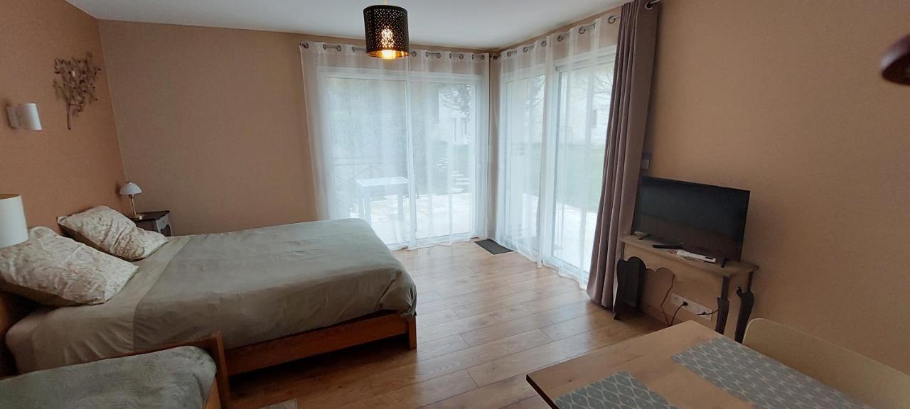 Bed and Breakfast Les Trois Provinces Couffy Екстер'єр фото